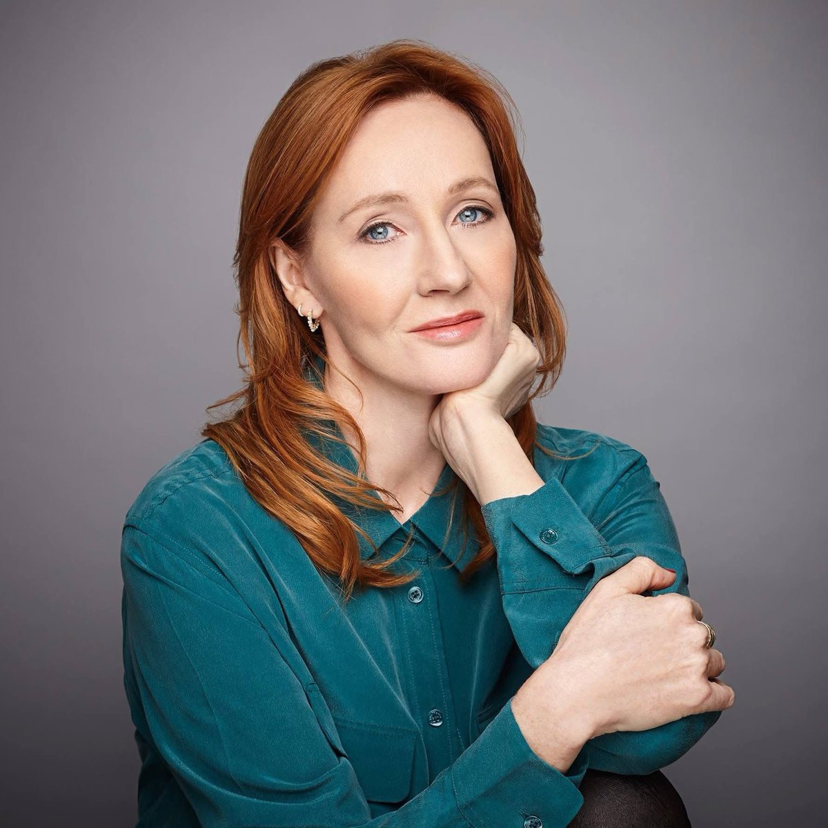 Anti Woke Memes (@antiwokememes) on Twitter photo Harry Potter author J.K. Rowling said that all trans women are simply men pretending to be women.
What is your reaction? Harry Potter author J.K. Rowling said that all trans women are simply men pretending to be women.
What is your reaction?
