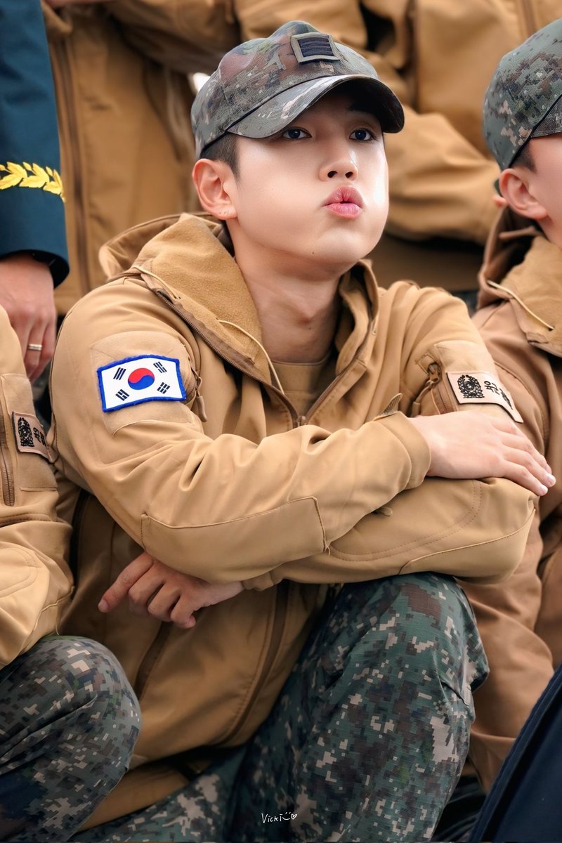 251019 칠곡낙동강평화축제

완전 애기야 😚🐭💜

#성국 #SUNGKOOK #박성국 
#배너 #VANNER 
#칠곡낙동강평화축제
#VVS #VVSVANNER