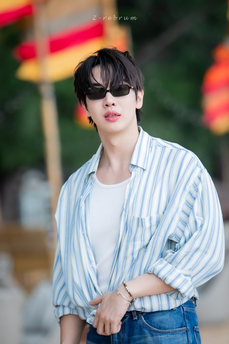 _zrebrum_'s tweet image. ขอลงทะเลกับคนหล่ออีกได้มั้ย (ได้!)
#ITSSKINxMaxkyPrivateTrip
#maxky_rp #maxkybyZ