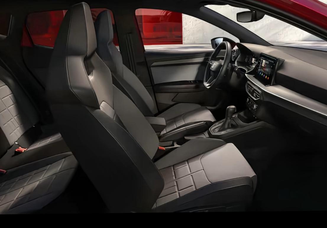 Poco antes de su debut oficial, el #Seat Ibiza 2026 se filtra en redes sociales. Cambia su aspecto, mantiene su tecnología y no se prevén cambios mecánicos importantes. ¿Qué opináis de este restyling?