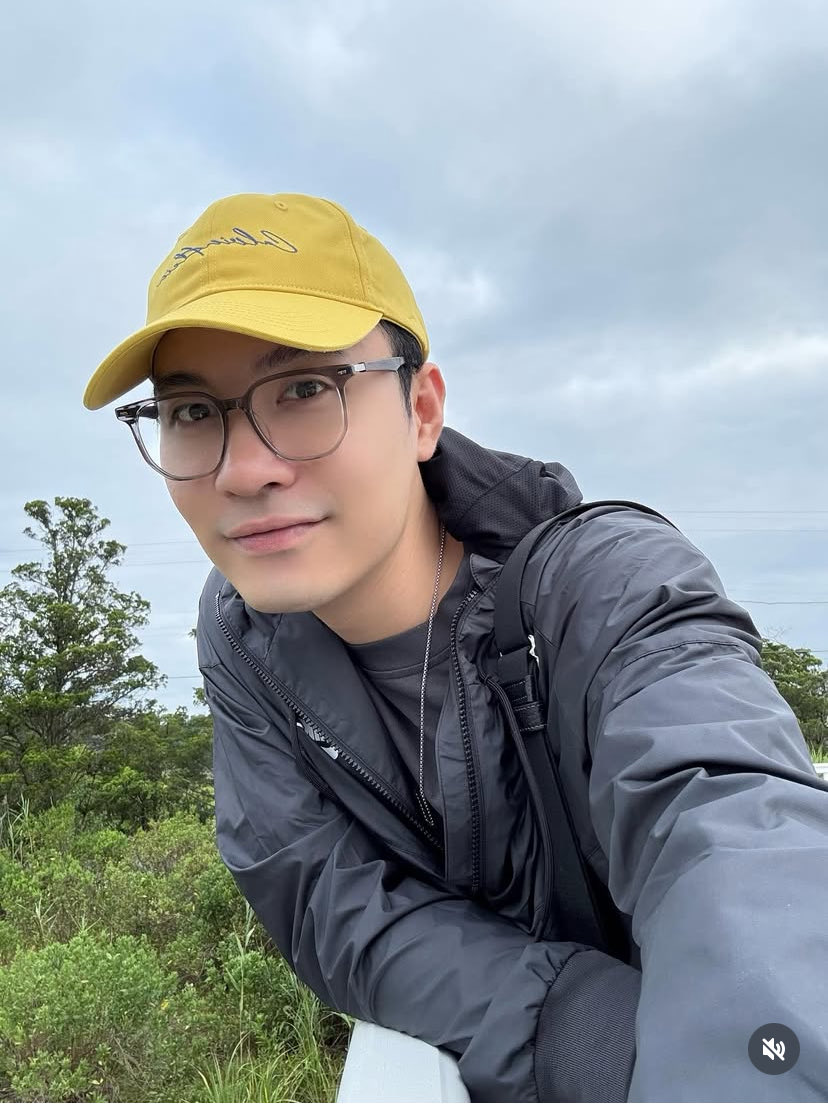 cvotac's tweet photo. ベトナム歌手のPhạm Anh Duy。わたしの推し。33歳。
#ベトナム #vietnam #vpop #ベトナムポップ #ベトナム音楽 #nhactre #amnhac #anhtraisayhai #atsh #phamanhduy https://t.co/QbSP8bIgHq
