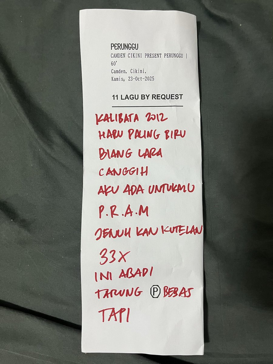 hasief's tweet photo. When @perunggu__ don’t use a setlist but want to keep the song selection process efficient and end up playing more old stuff than they’ve usually been doing lately… https://t.co/nPfRiK5QjT