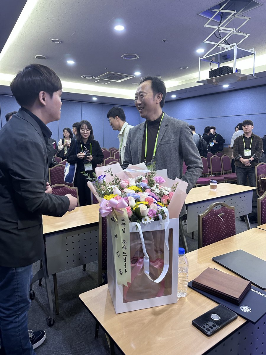 Jun-Seok Lee tweet media