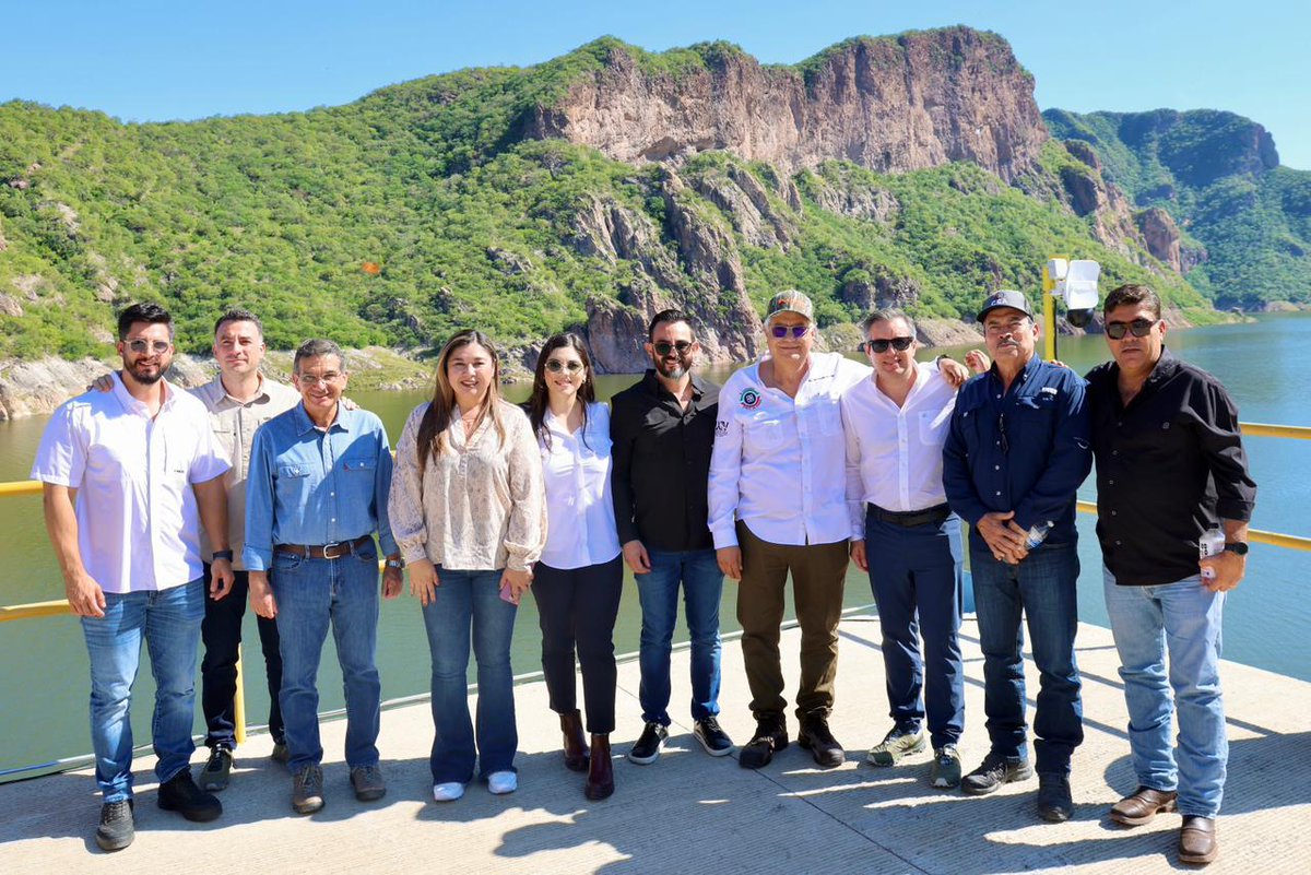 MannyLeonS's tweet photo. @DelValleColosio encabezó la supervisión del acueducto Independencia en #ElNovillo, junto a diputados y la CEA, para evaluar su funcionamiento y beneficios. La obra abastece el 30% del agua de Hermosillo y refuerza el compromiso con soluciones hídricas sostenibles.
@CongresoSon https://t.co/BooM4upeM7