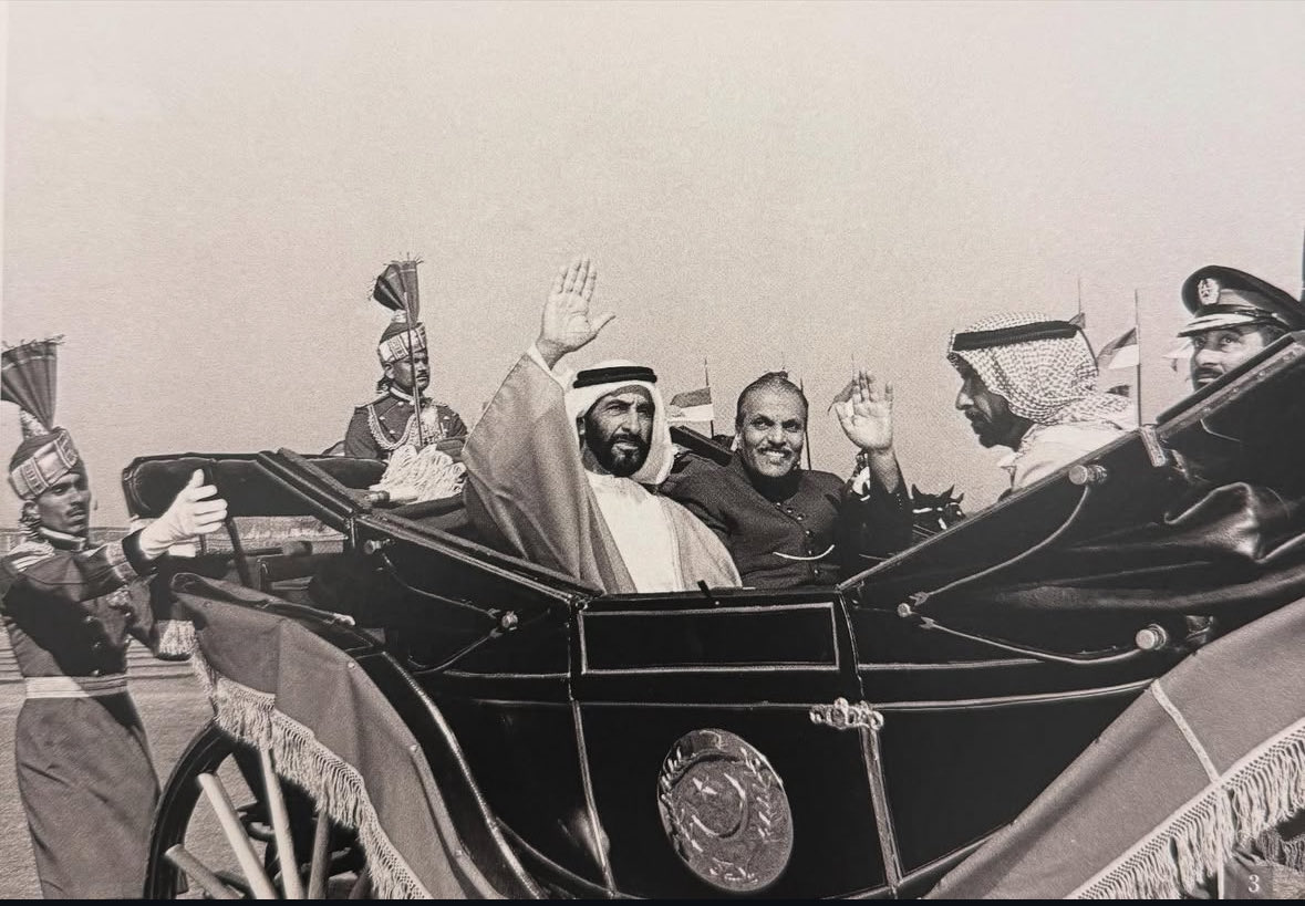 اللَّهم أرحم بـانـي الـدار 
وأسـكنه الفردوس الأعـلى
#زايد_بن_سلطان_آل_نهيان