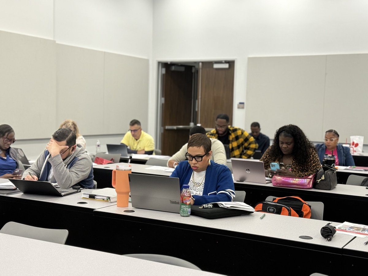 I love growing #leaders! We’re all in for T-PESS Part 2 - These future doctors preparing to lead in a profound way! <a href="/UHClearLake/">University of Houston-Clear Lake</a> <a href="/UHCLPearland/">UHCL Pearland Campus</a> #LeadershipDevelopment #LeadershipMatters