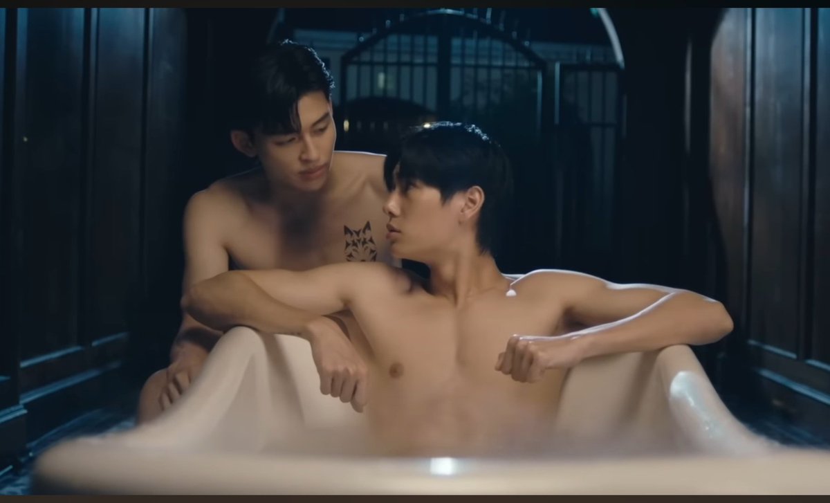 Teffy_jaidee_'s tweet image. Solo pido que para la serie esta escena siga tal cual.
No dejo de verla en el trailer 

MeAndThee 5M

#MeAndTheeSeriesPilot5M