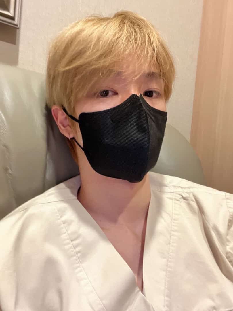 หล่อง่ะ. . . คถผมสีนี้มากมากมากมากและตุ้มหู. . . ไม่เข้าใจอะไรทำให้นางคิดว่าตุ้มหูไม่เหมาะกับตัวเอง ไม่จริงเลยเหอะ ทำมายย 🥺😭💔