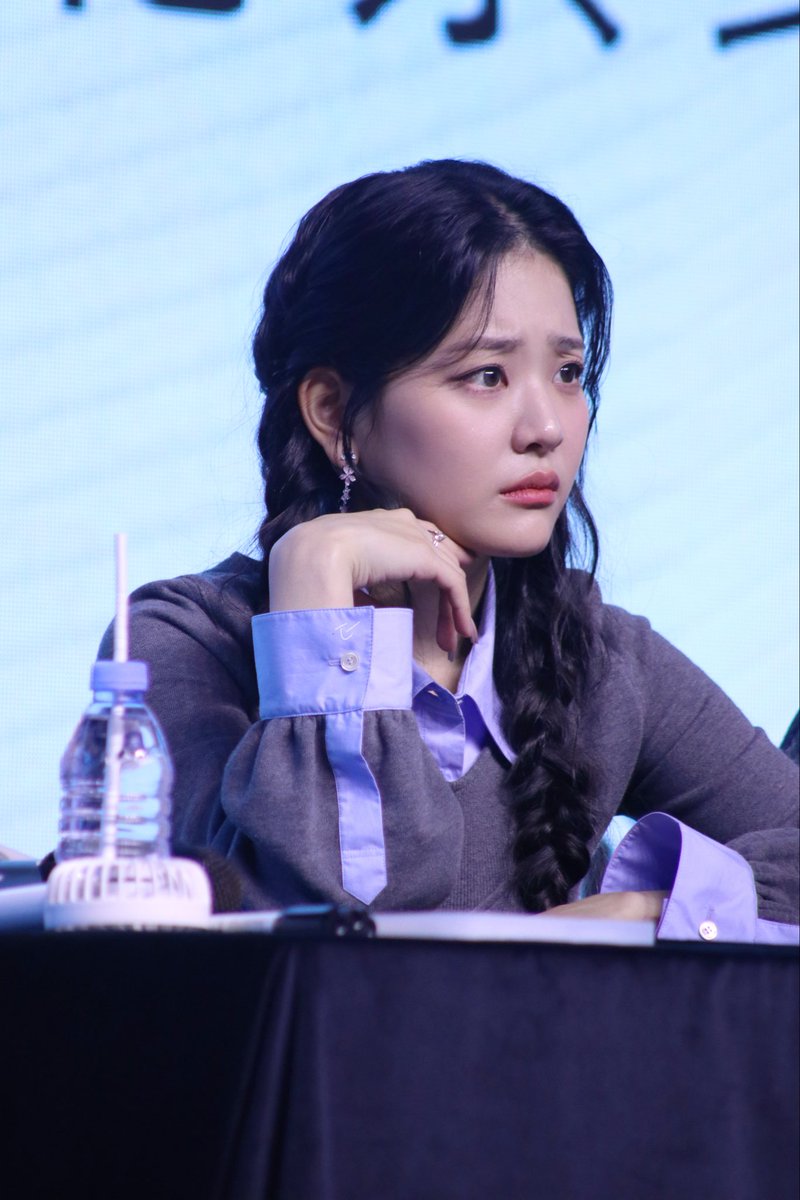 Elas421317's tweet photo. #정수빈  #ChungSubin #ChungSubinFanEventBeijing 
2025.10.19 Beijing

🐈‍⬛ 고양이가 화났어…

“이런 말은 하지 말라고 했잖아.” https://t.co/QzINSWfmnk