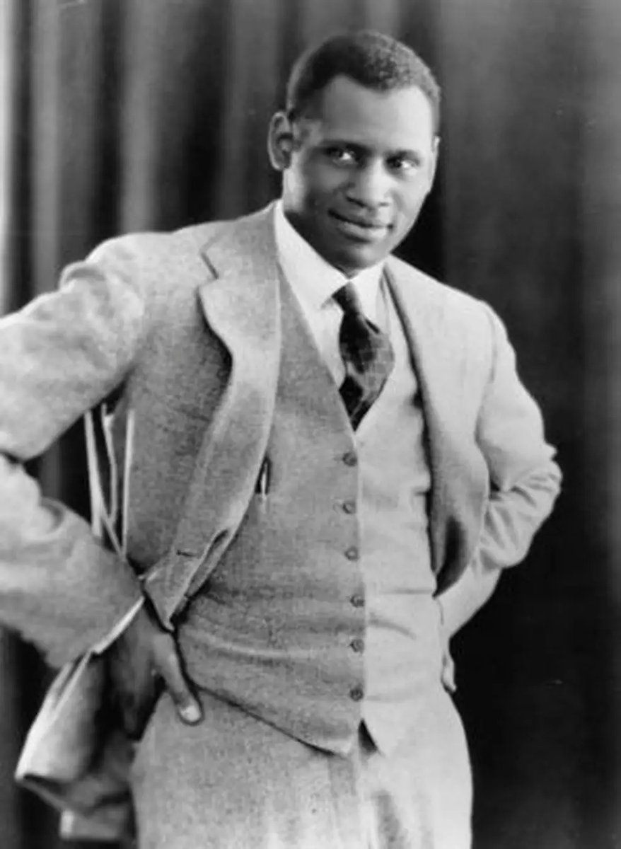 I'm an American who's infinitely prouder to be of African descent.
-Paul Robeson