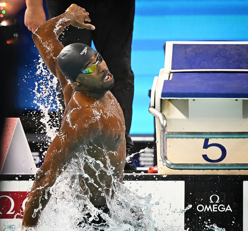 quickshutterguy's tweet image. Canadian swimmer Josh Liendo set a new world record in the men's 100m butterfly at the @WorldAquatics World Cup in Toronto. @SwimmingCanada photos Scott Grant/Swimming Canada