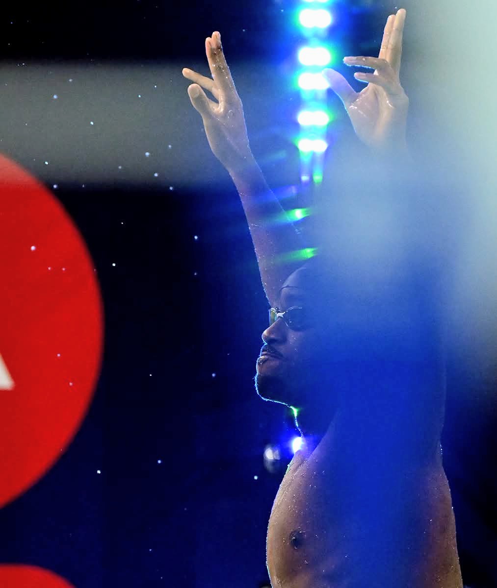 quickshutterguy's tweet image. Canadian swimmer Josh Liendo set a new world record in the men's 100m butterfly at the @WorldAquatics World Cup in Toronto. @SwimmingCanada photos Scott Grant/Swimming Canada