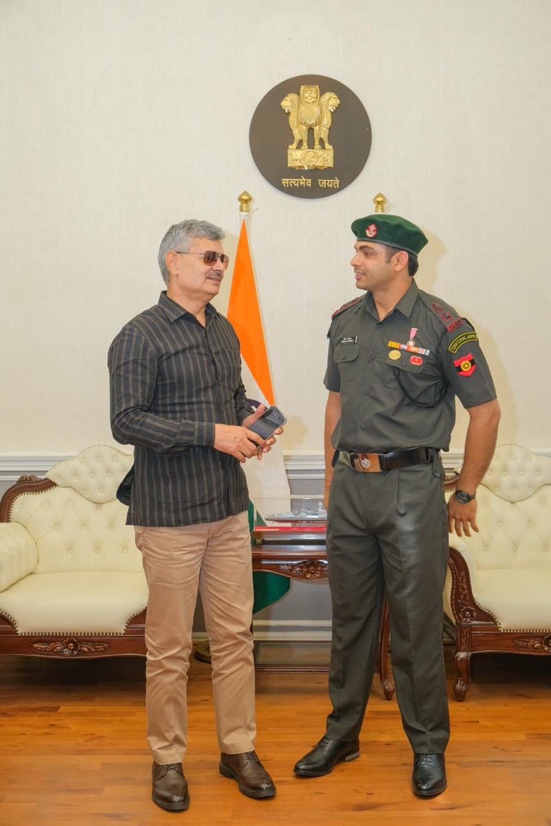 Recently met ⁦<a href="/Neeraj_chopra1/">Neeraj Chopra</a>⁩ and discussed his performance on the occasion of pipping ceremony. Here’s to the top legend in javelin throw 💪