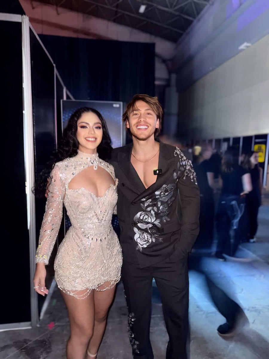 fanylopez24's tweet photo. Este fandom no es cuidapitos. 

Al contrario, gracias a estas reinas por darnos mas contenido de aldito 😮‍💨🌸 https://t.co/peLXk3PCiS