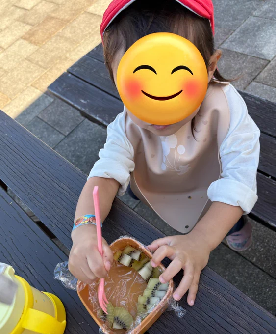 お弁当食べていたら、鳩がめちゃ寄ってきた 娘っ子は強引な鳩に怯え そしてお土産屋さんに長崎のご当地ちいかわあったかわいい!