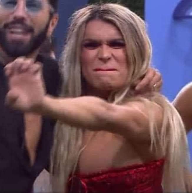 Hasta la madre de que Adal Ramones y en general #LaGranjaVIP quieran limpiar la imagen de Eleazar. El "verdadero" Eleazar es un golpeador, punto.