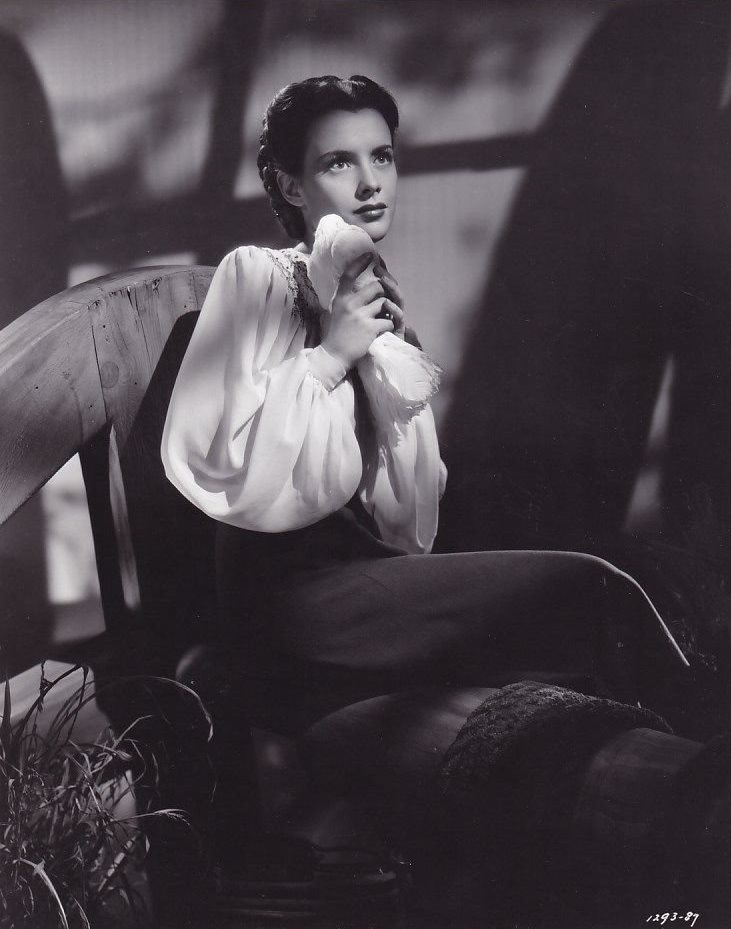 CemeteryGuide's tweet image. Oscar-nominated actress Susan Peters (“Random Harvest,” “Keep Your Powder Dry”) died on this date in 1952, at the age of 31. She’s at Forest Lawn Glendale.