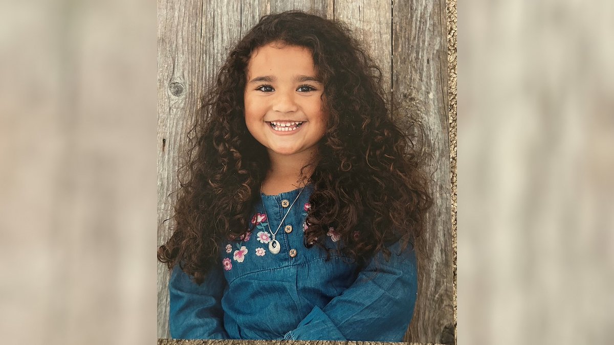 WinnerMIH's tweet photo. California authorities trying to track down missing 9-year-old Melodee Buzzard say it appears she was seen earlier this month ... https://t.co/bdGGdjm63F https://t.co/3PMGBeYcXM
