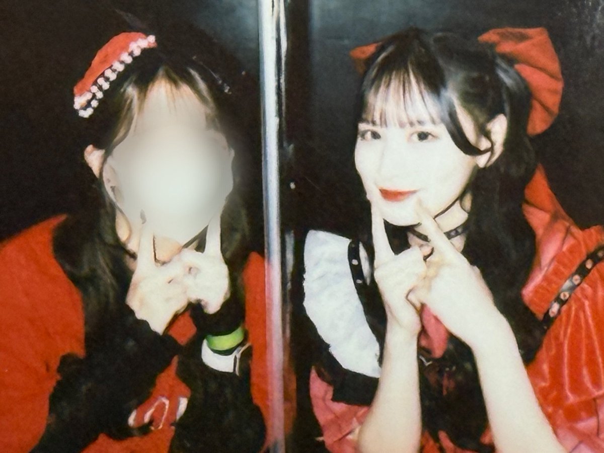 椅子に座る前から、作った帽子を見てガチの低い声（可愛い地声）で驚いてたのまじで嬉しかった🥺

🌹え。すごくない？
🍑すごい？？？✨
🌹いやほんとにすごくない？全く一緒だよ？

緊張してポーズ指定するのも忘れたのにちゃんと同じポーズしてくれてた天才

#立花琴未
#ことみん家
#きゃんちゅー