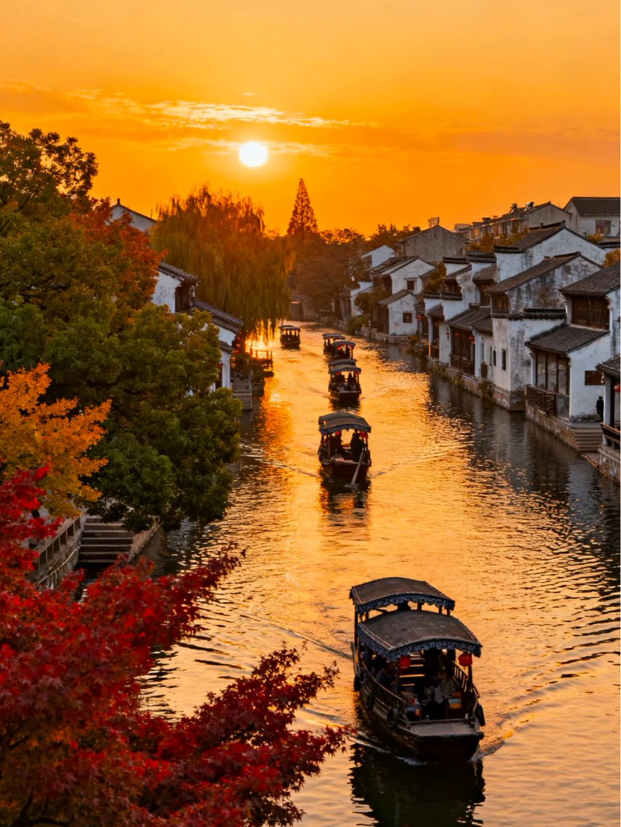 CHENC_LN's tweet image. 秋意藏在绍兴东湖乌篷船的桨声里。#travel