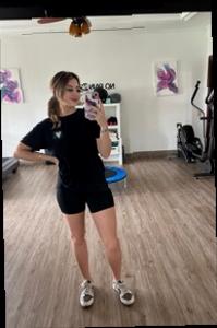 princessc442's tweet image. my phone battery is low and so is my attention span