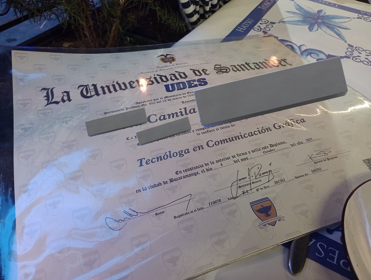 CamilaFoxnight's tweet image. NOW I AM A GRAPHIC COMMUNICATION TECHNOLOGIST!!