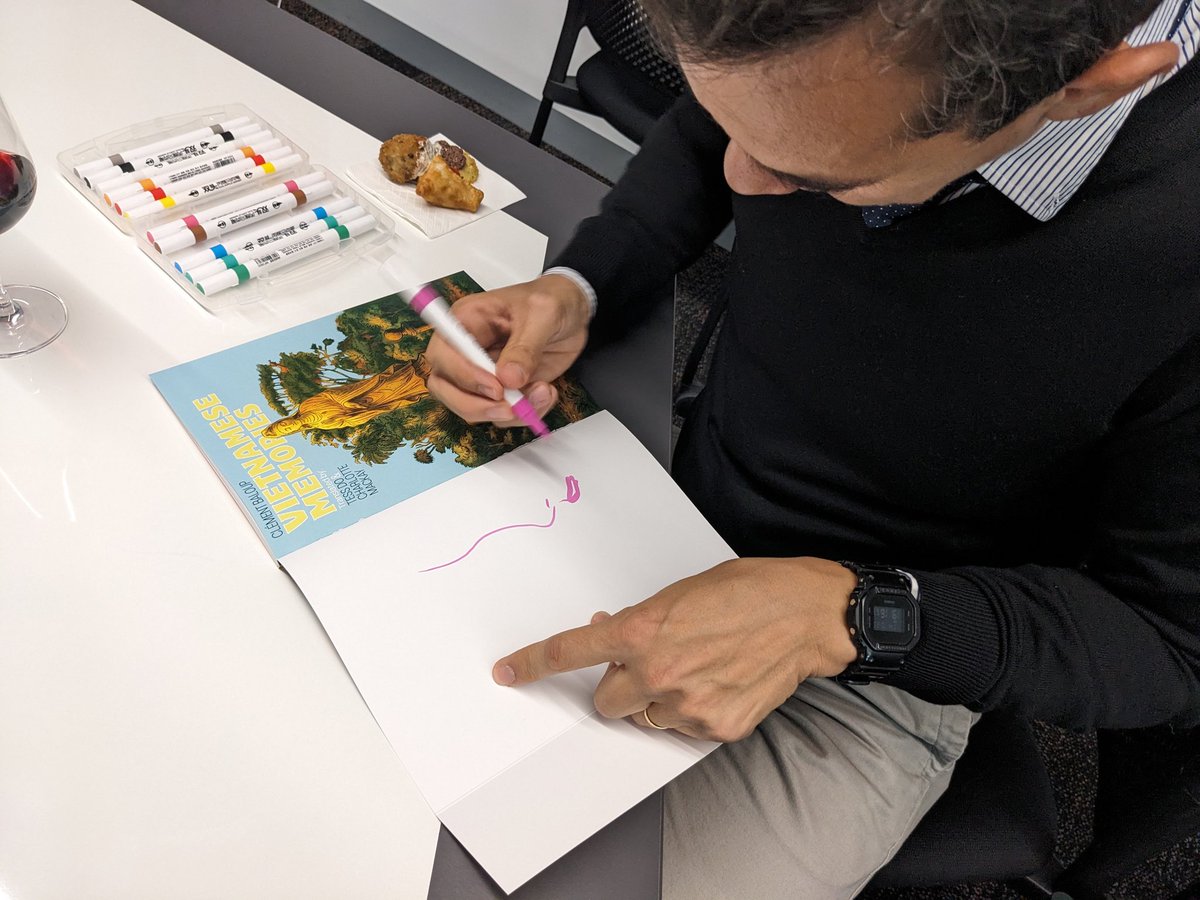Et voilà... Sensational  <a href="/ClementBaloup/">clem2100</a> guest of the annual European Languages Lecture 2025! His #graphicnovels portray the #Vietnamese #diasporas across various national spaces including Vietnam, France, Kanaky-New Caledonia and, most recently, Australia. <a href="/CharlotteMackay/">Charlotte Mackay</a>