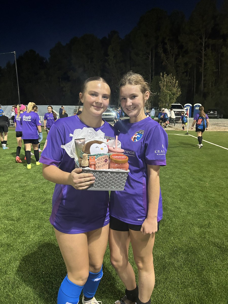 crazy to say my little sister on the SC United 2013 ECNL team is about the same height as me. it’s not always just about the game — it’s about lifting up the girls that come behind us. <a href="/tikitakaklu/">Tomasz Kluszczynski 🇵🇱/🇺🇸</a> <a href="/SCUnited_FC/">SC United FC</a> <a href="/TannerOsborne27/">Tanner Osborne</a>