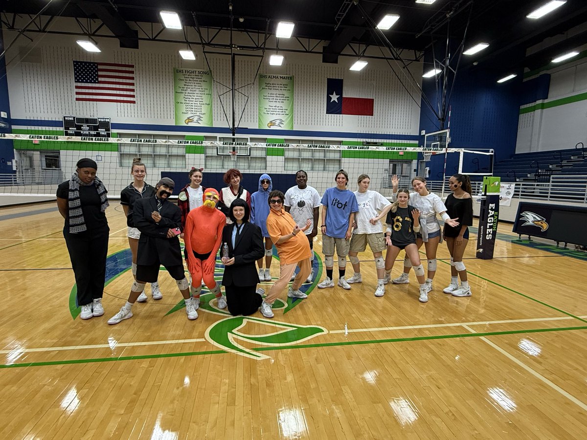 Last practice with this group of amazing girls! Lots of laughs today! We have really enjoyed this season! Gonna miss our seniors! 💚🦅🏐#eaglefamily