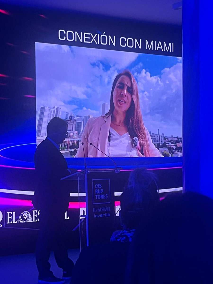 petezin's tweet photo. Something's in the oven...

@disruptoresee @elespanolcom @Invertia 

#SoMiami https://t.co/WBU5wSzvQB