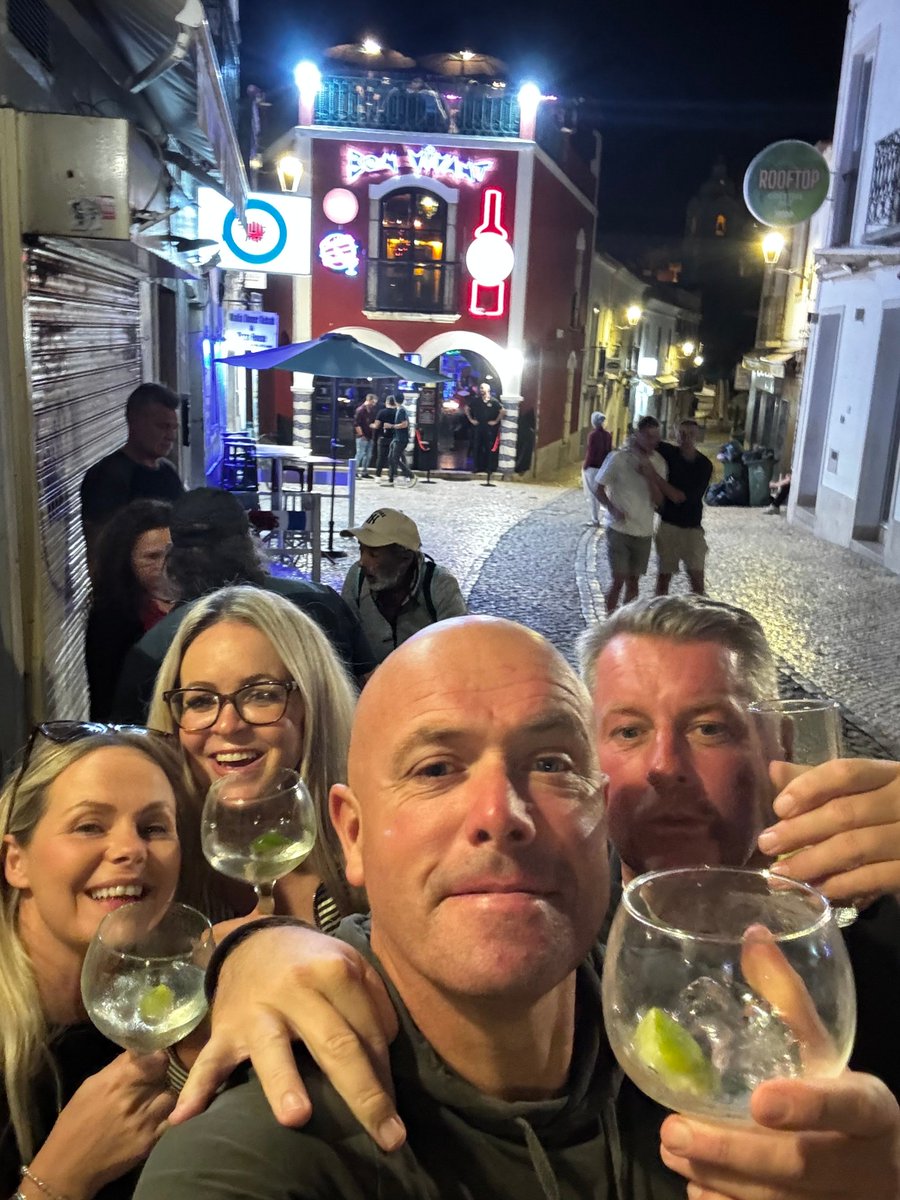 FallMcfall's tweet image. Michael we are here looking you 🔵⚪️