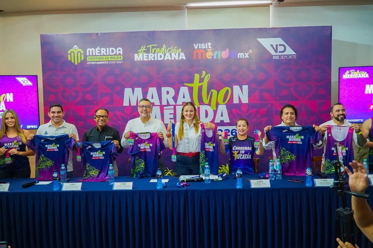 CeciliaPatronL's tweet photo. 🏃‍♂️🔥 ¡Este 4 de enero de 2026 viene el mejor Marathón Mérida Banorte! 

Presentamos la playera, la medalla y la ruta de un evento internacional que celebra inclusión, comunidad y pasión por correr, con atletas de todo el mundo recorriendo nuestra ciudad.

♿ Por primera vez, personas con discapacidad tendrán 30% de descuento en todas las modalidades.

💪 Prepárate para vivir una edición histórica que une deporte, orgullo y pasión.

📅 Más info e inscripciones 👉 https://t.co/dYzPrBCFUc

#MéridaContigoEsMejor