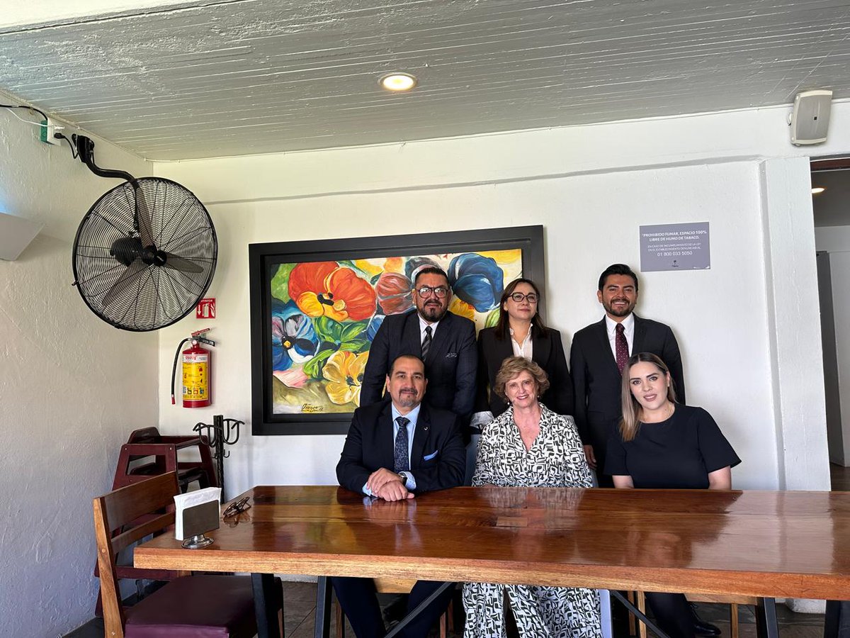 anamarykc's tweet photo. Octubre 23, 2025
Firmando convenio de colaboración con la Defensoría de los Derechos Humanos del Pueblo de Oaxaca (DDHPO) y conociendo los juicios para la protección de los derechos humanos que se promueven en la sala Constitucional del Tribunal Superior de Justicia del Estado. https://t.co/N2xdk76AUA
