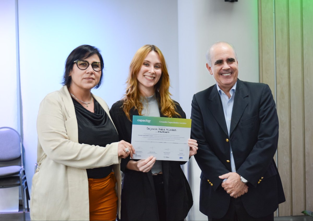 Entrega de certificados del programa “Creando Capacidades Locales” y mesa de trabajo con empresas chaqueñas 💼🤝

Formación, empleo y oportunidades que impulsan el futuro del Chaco.