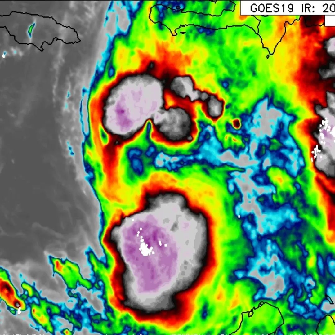 ZoomLakayAyiti's tweet photo. 🌧️ Melissa ap pote 200–350 mm lapli sou sid RD 🇩🇴, sid peyi Dzyiti ak Jamayik jiska dimanch.
⚠️ Risk inondasyon ak glisman tè, sitou nan sidwès Ayiti. Wout ak kay ka domaje.
🌪️ Van fò ka frape penensil Tiburon. Rete vijilan epi swiv avètisman ofisyèl yo.#ZLA https://t.co/Ca034UZ4Cg