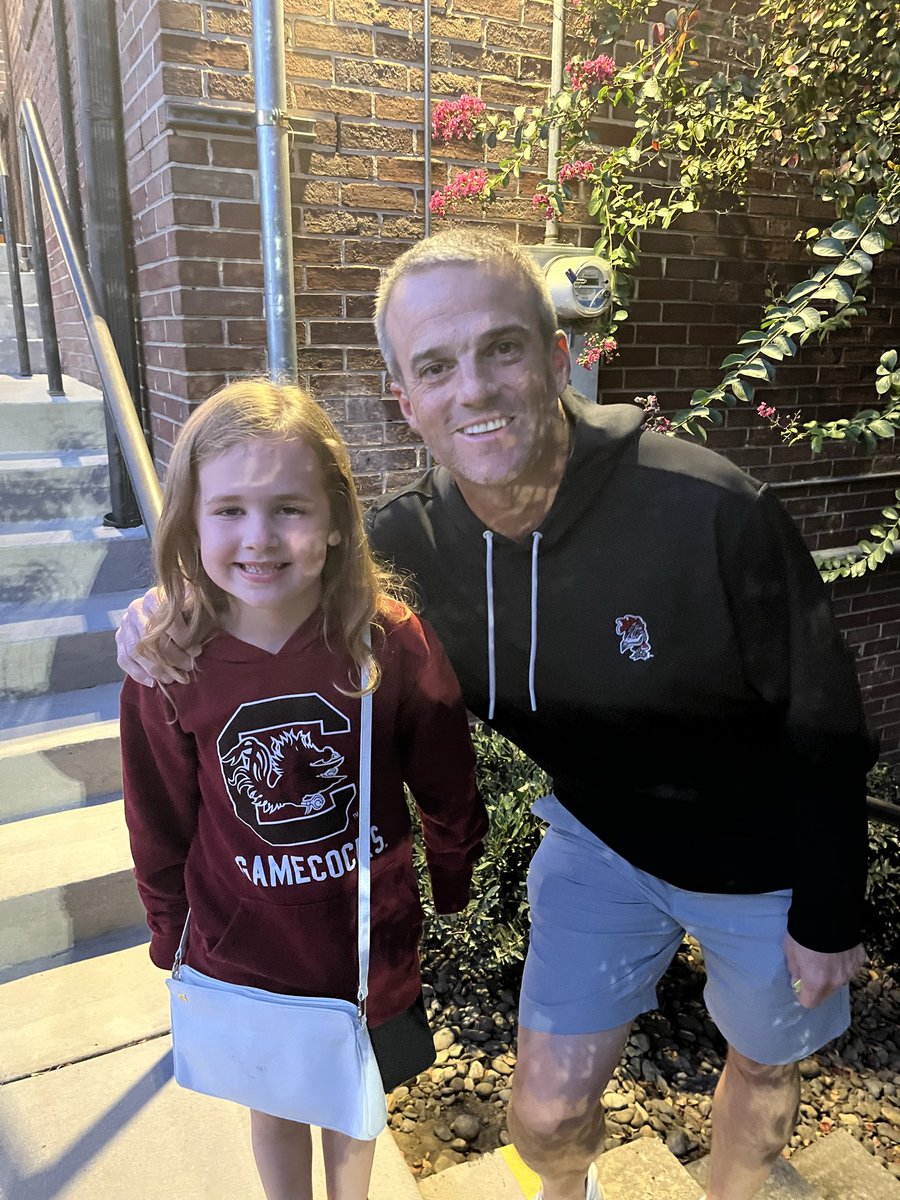 CoachPayne29's tweet photo. .@CoachSBeamer thanks for taking time for my girl Evey! Made her night! https://t.co/jiVDWjGa0U