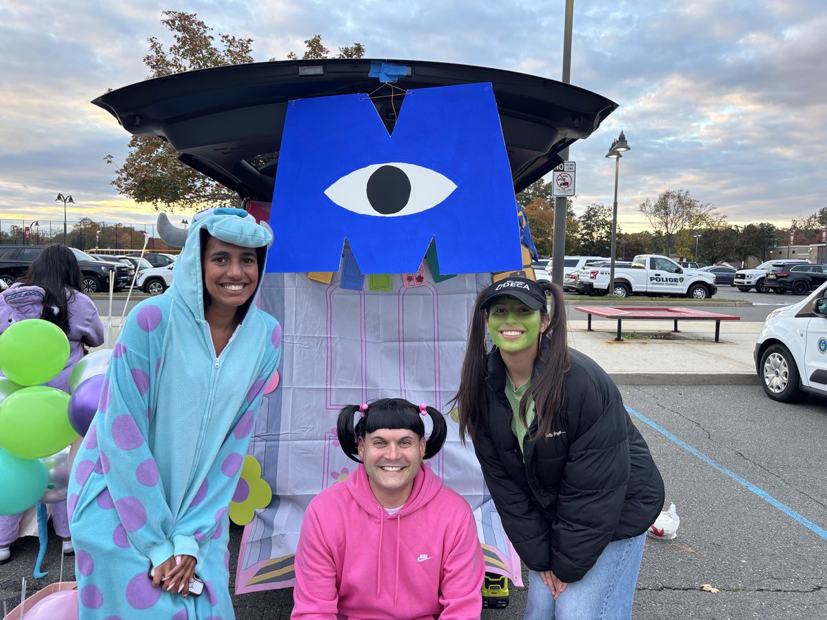 Lawrence HS DECA tweet media