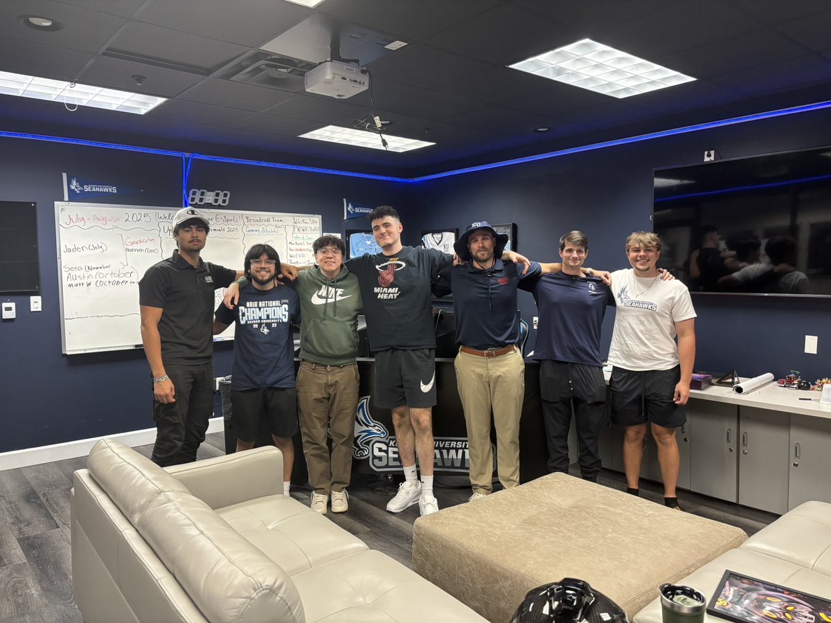 Tomorrow, our Rocket League squad heads to USF for the Battle For Florida. The top 4 teams in the state will go head-to-head to claim the crown of Florida’s best Rocket League team. 

Big shoutout to @usf_esports for hosting, can’t wait for tomorrow!