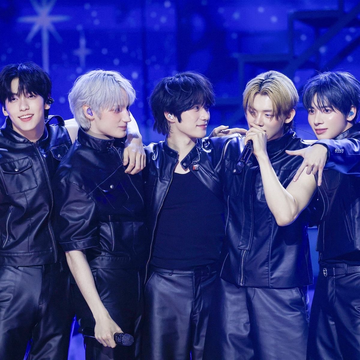 txt’s lore ending right during contract negotiations is so special to me cause at the end of the lore they learn that to live a better tomorrow they must stay together and at the end of their contract they choose to stay together in the next phase of their careers