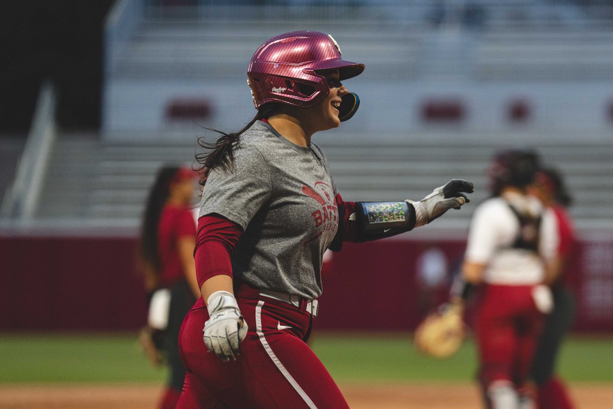 Lexi has left the yard TWICE 🔥

» 231 feet, 80 mph
» 241 feet, 72 mph

<a href="/LexiMcDaniel2/">Lexi McDaniel</a> | #ChampionshipMindset