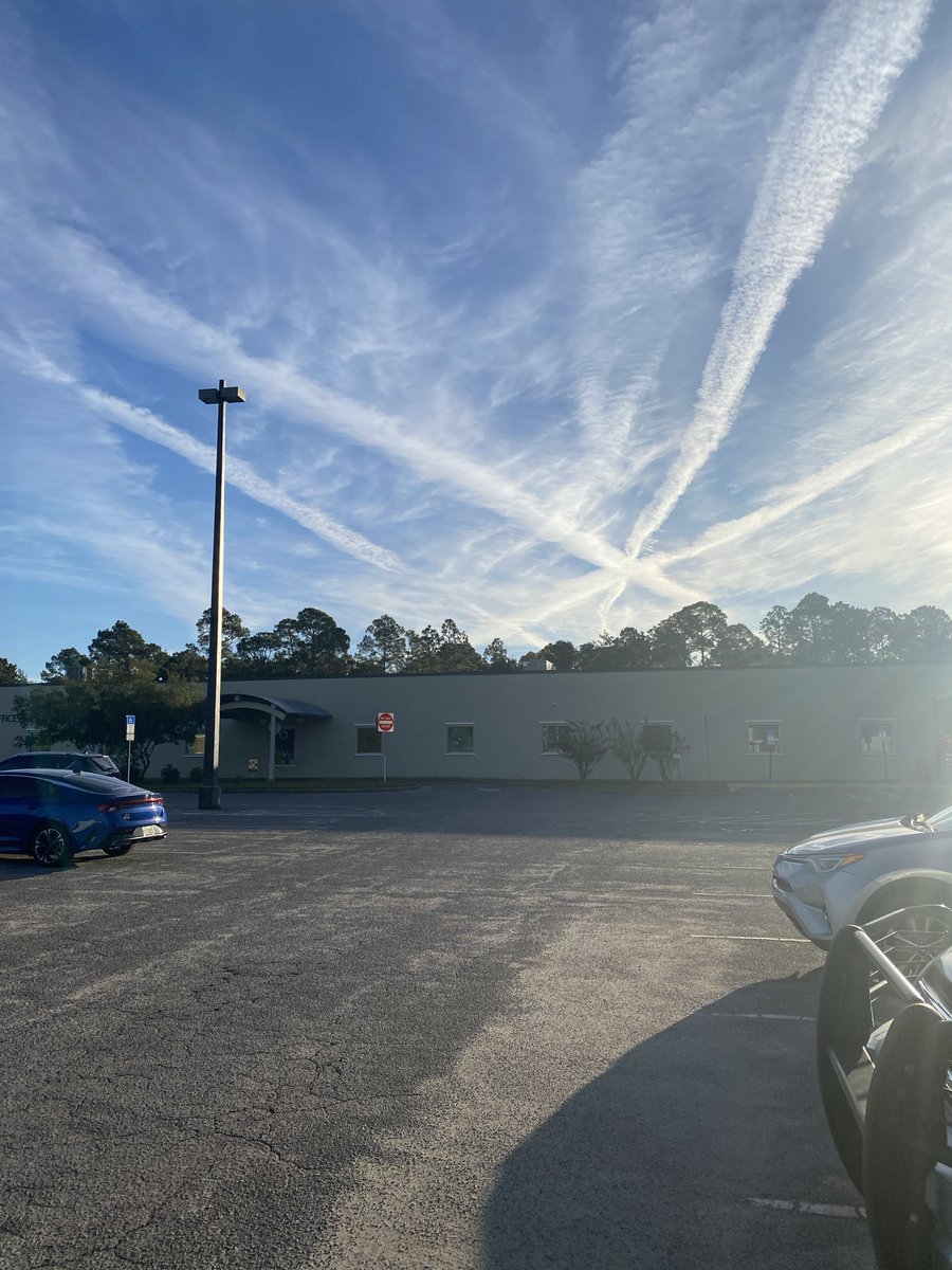 k_pitman37's tweet photo. @andweknow I posted earlier a picture This afternoon I posted a video for proof. I’m in Florida @RonDeSantis needs to see what is happening. I do not get headaches but today I am struggling with one. God Speed! https://t.co/OCKmMBNyj7