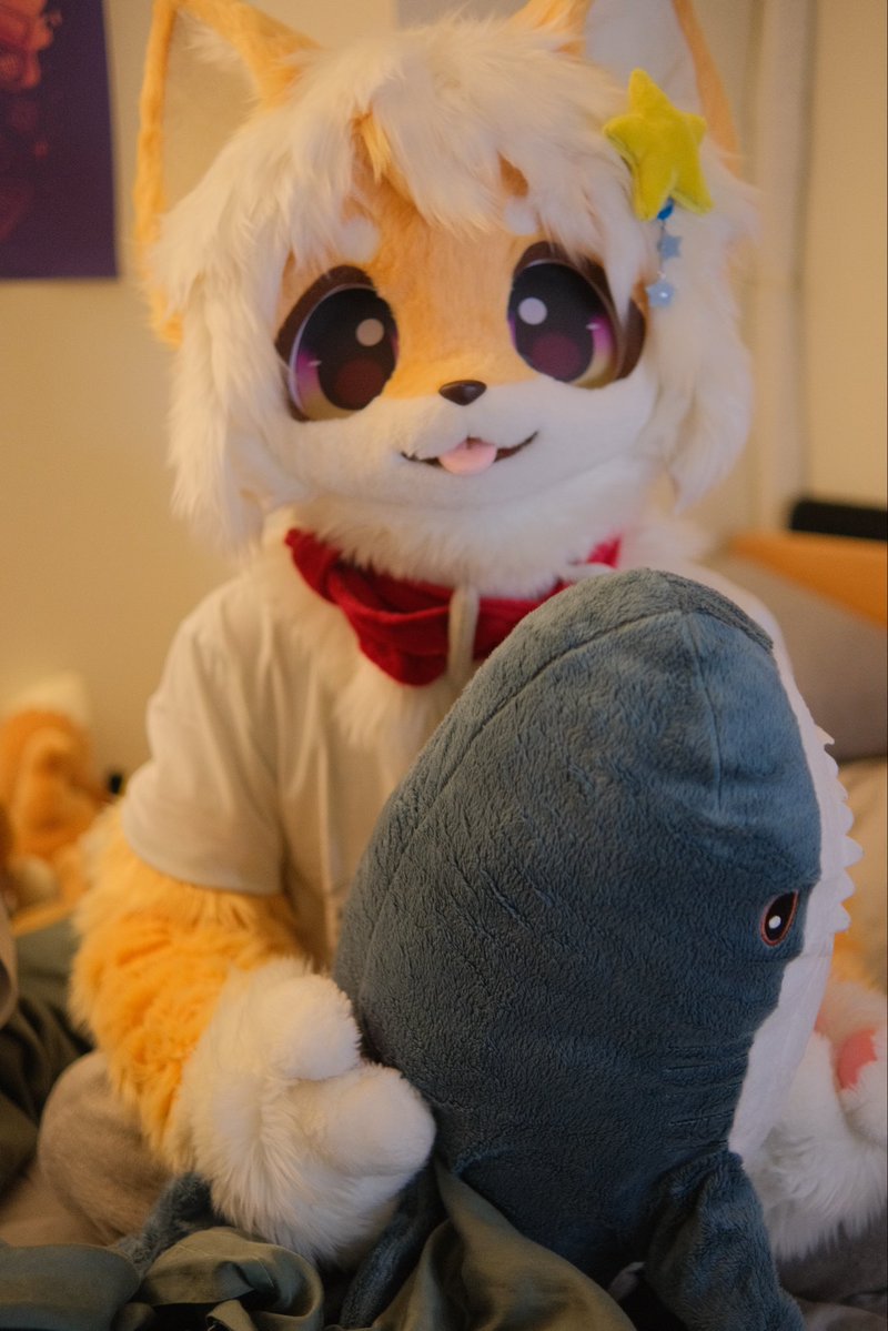 kirlecode's tweet image. Good morning! #fursuitfriday