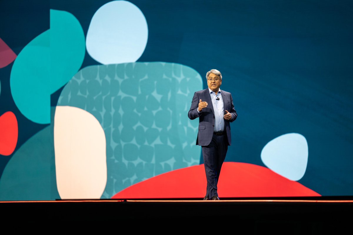sunilkhunteta's tweet image. From AI agents to the latest updates to Oracle AI Agent Studio, discover how Oracle&apos;s new AI capabilities can support your employees and customers in ways that were simply impossible before. 
social.ora.cl/6016ACAf8