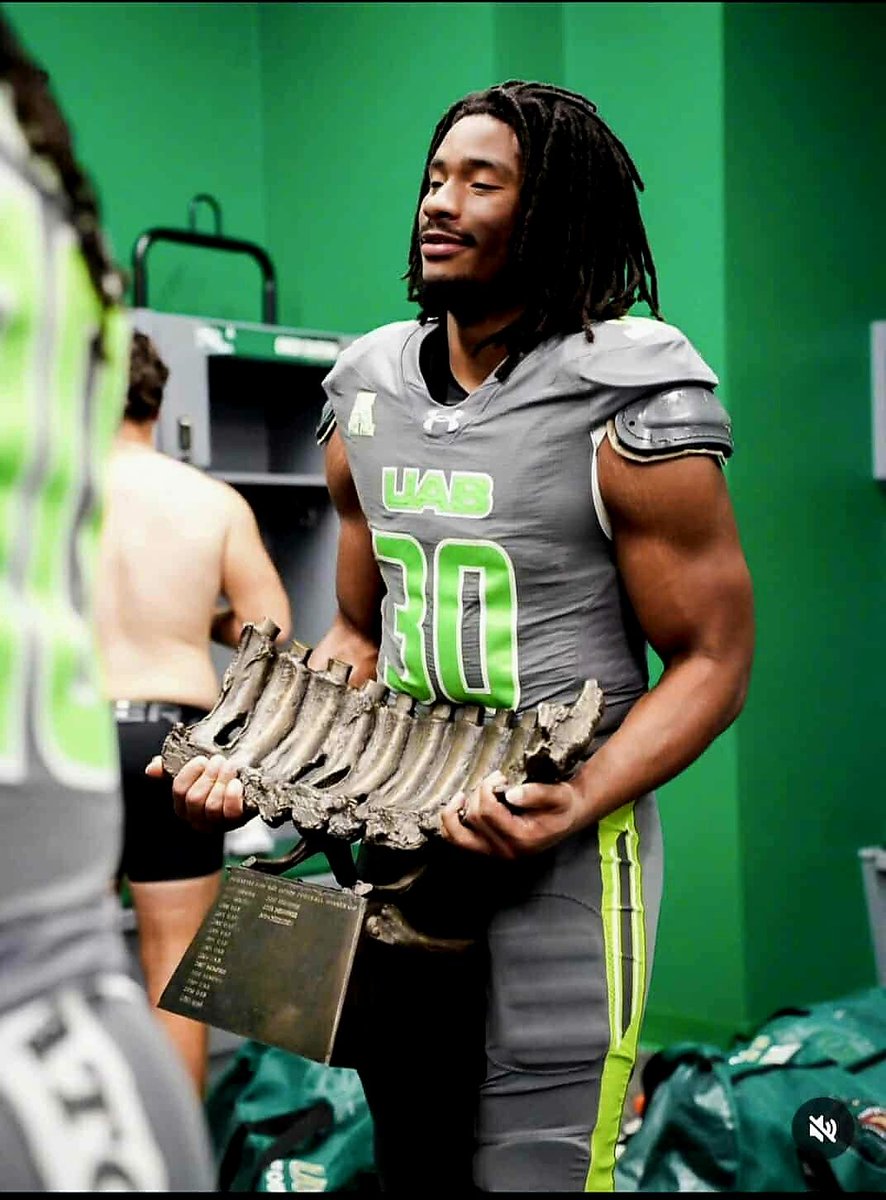 Amari_Brundidge's tweet image. Recap of last weekend since we got a bye. Not a day goes by that I'm not greatful to be a Blazer.#MoretoCome 🎱 🎳 😉