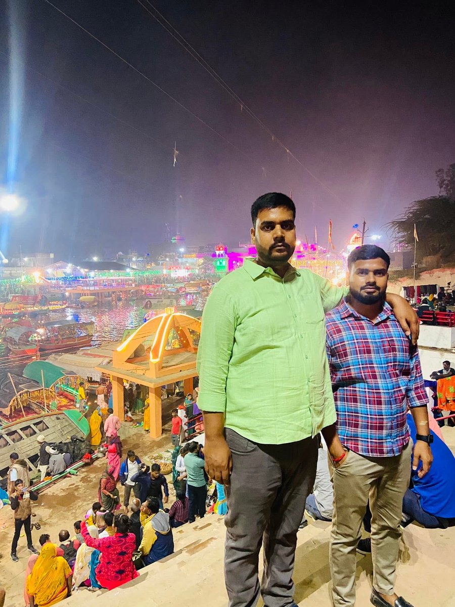 rajnishyadavSP's tweet image. अगर सलाह नहीं साथ चाहिए तो ,
 भौकाल नहीं संबंध बनाइए ! ❤️

#chitrakoot #FridayVibes