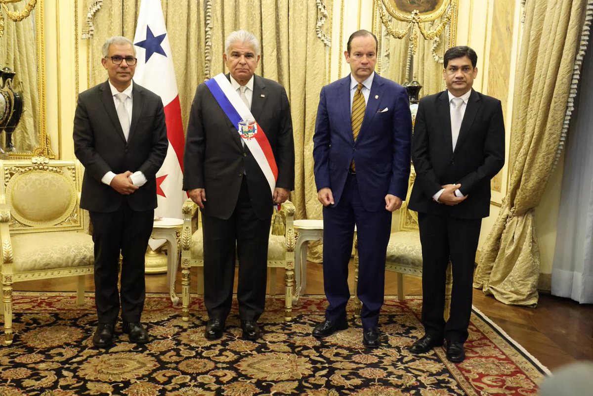 BangladeshUN1's tweet photo. On Wednesday 22 Oct 2025, Amb. Salahuddin Noman Chowdhury presented his Letter of Credence to the President of the Republic of Panama H.E. Mr. José Raúl Mulino Quintero as non resident Ambassador of Bangladesh 🇧🇩 to Panama 🇵🇦 at a simple ceremony held at the Presidential Palace. 

Conveying the greetings of the leaders of Bangladesh, Amb. Chowdhury reaffirmed commitment to further deepen bilateral relations, especially in the areas of trade and economic cooperation.

Foreign Minister of Panama H.E. Mr. Javier Eduardo Martínez-Acha Vásquez was also present at the ceremony.
🇧🇩🤝🇵🇦 

#Bangladesh #Panama #Diplomacy #UN
@BDMOFA