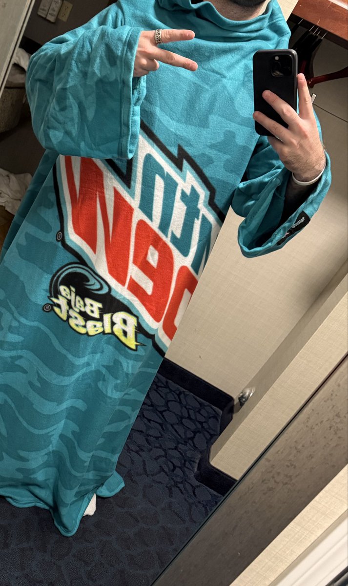 TheMazerik tweet media