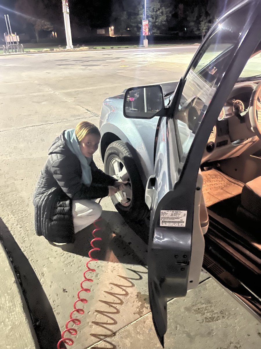 ALucidore's tweet photo. Don’t forget to put air in your tires with this cold weather around!!! #techwell https://t.co/tvs6z9r9Mc