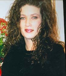 EchoesUnsolved's tweet image. A devoted mother, informant, and survivor vanished in June 2004. Last seen in Newberry Springs, California, she was on her way home to her mother in Arkansas. A suitcase, a mine shaft, and blood-stained bedding were found—but her body was never recovered. echoesoftheunsolved24.blogspot.com/2025/10/the-di…