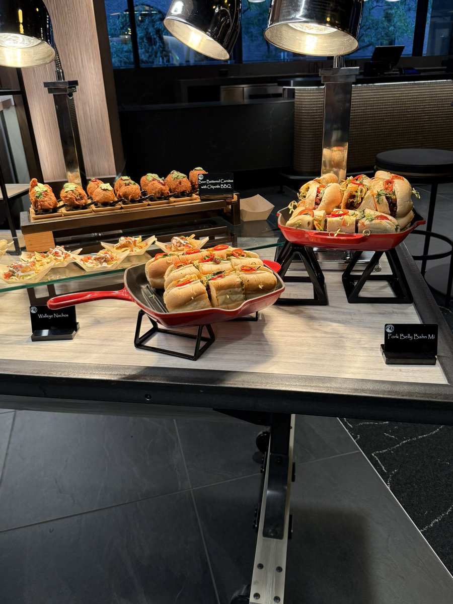 REichten's tweet image. The Timberwolves and chef @david_fhima unveiled Target Center’s new foods for this season including a pork belly bahn mi, gourmet hot dogs, a pizza cookie, a foot long Philly and much more.

Some returning staples include Parlour Burger, Soul Bowl, and Maui Wowi #takeroot
